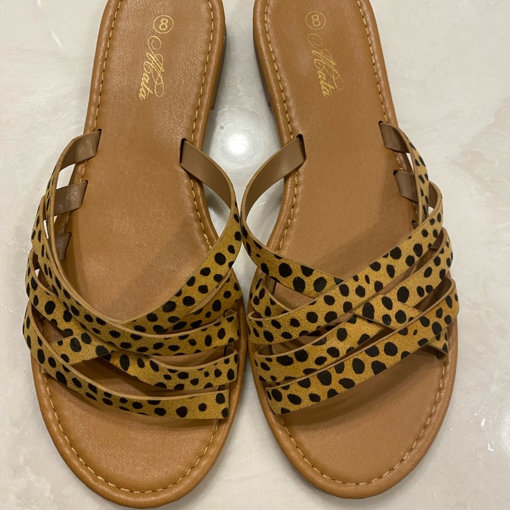 Cute leopard sandals